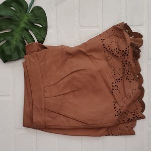 Real leather scallop trim short